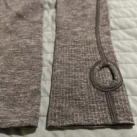 Lululemon Swiftly tech sparkle gray long sleeve crew like new - Picture 9 of 10